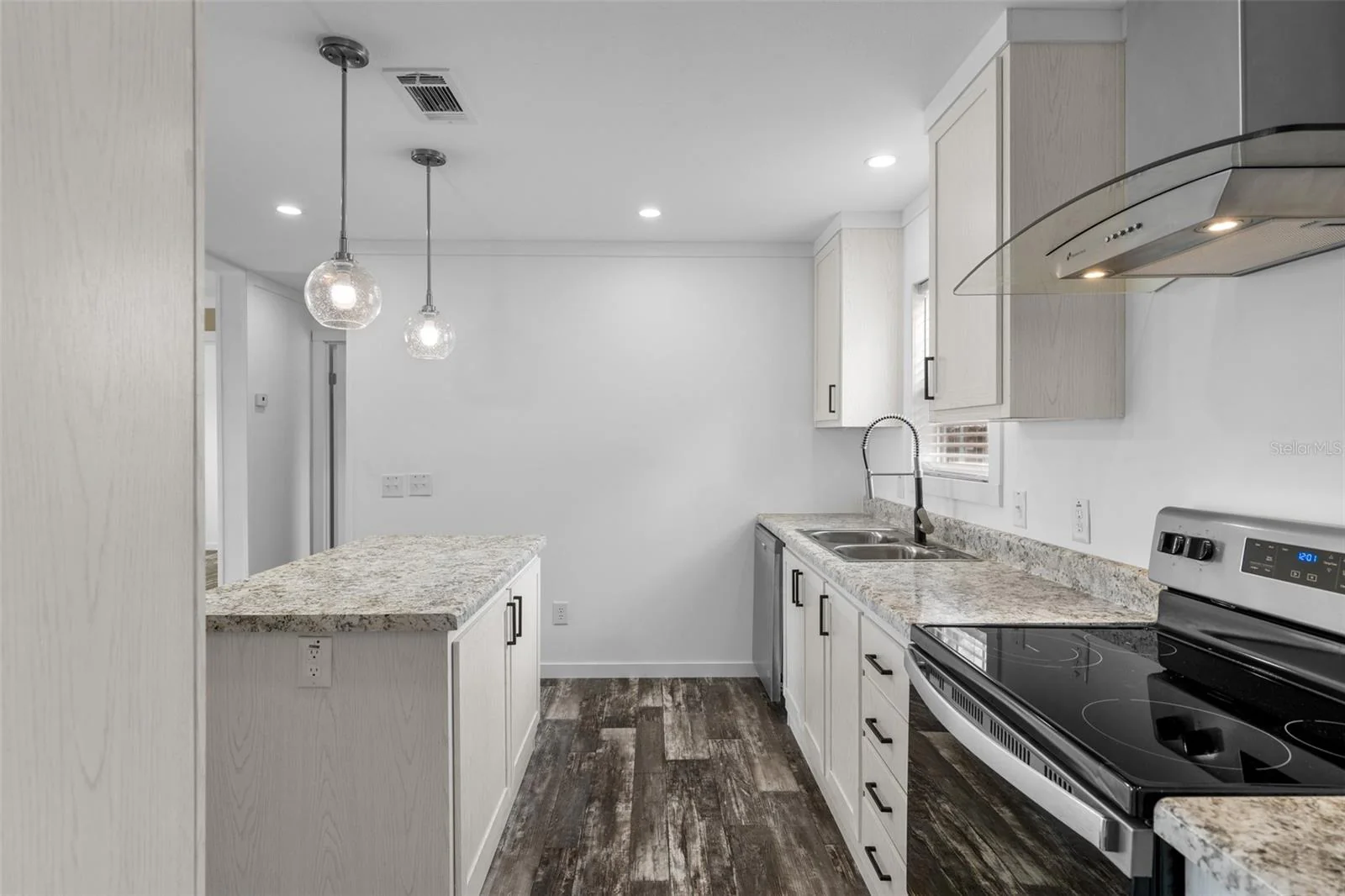 Lake Manor LM2840H32P01 - Image 14