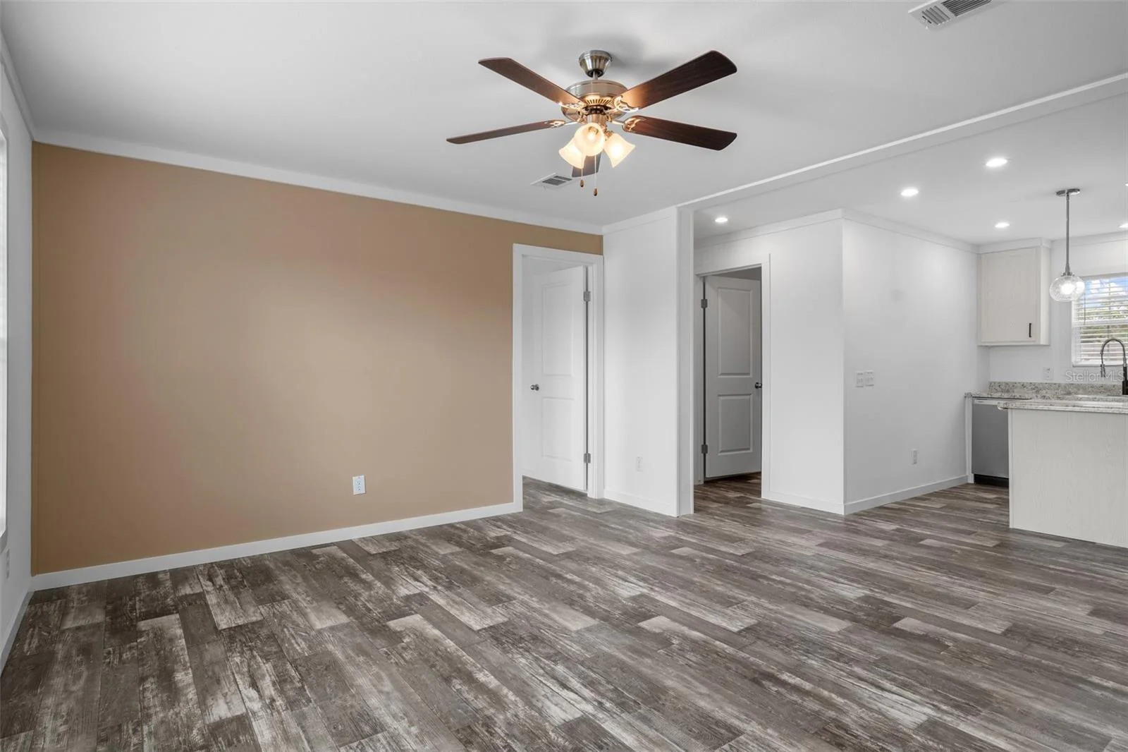 Lake Manor LM2840H32P01 - Image 17