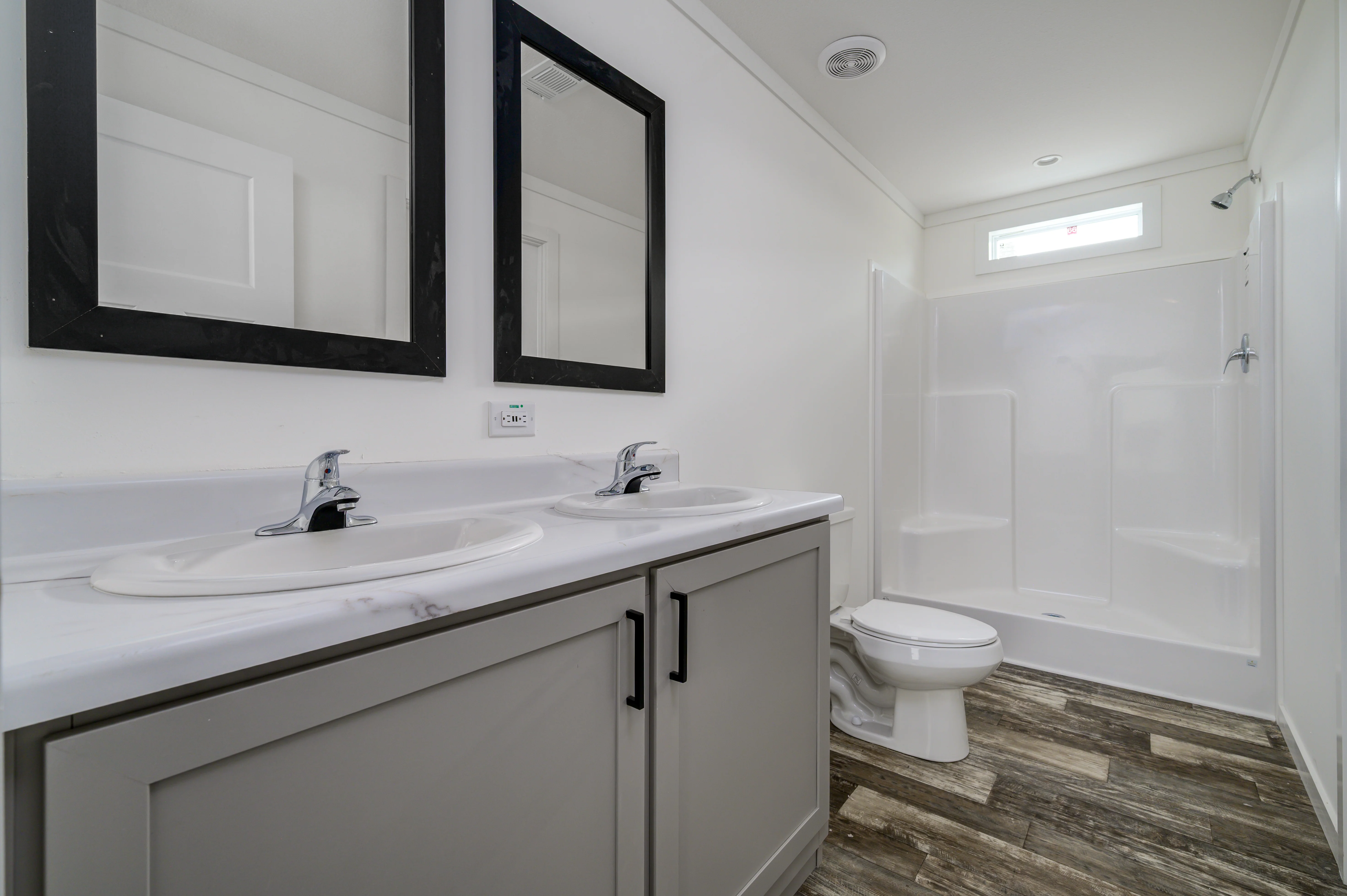 Lake Manor LM2856H32P01 - Stock - Image 8