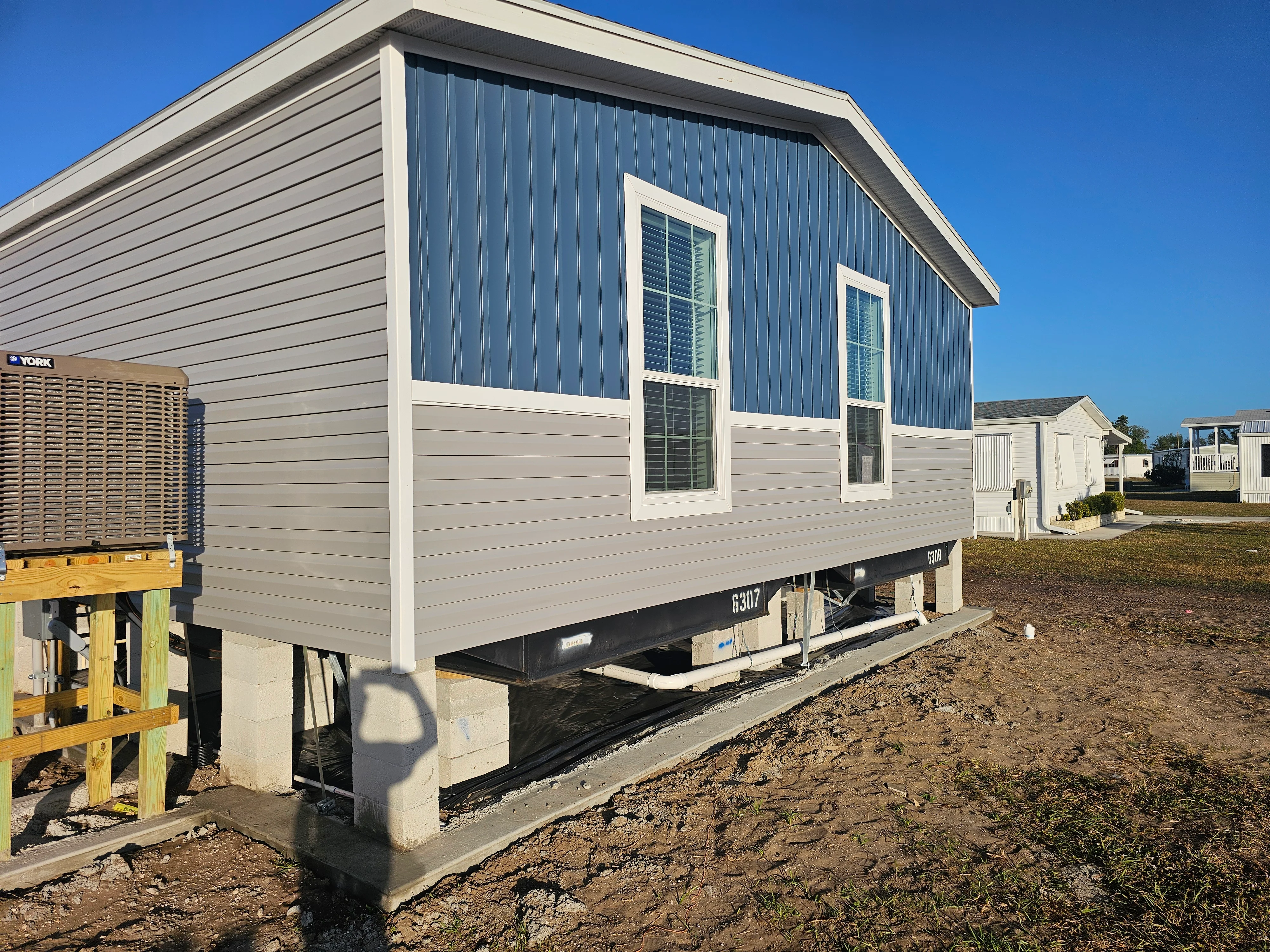 Silver Springs LE 5001-A-Stilt - Image 5